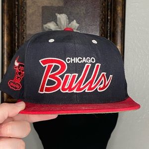 Black Chicago Bulls Snap Back Hat
